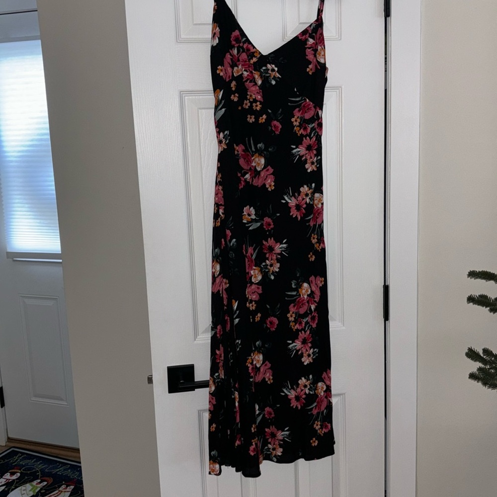 Hello Molly Midi Dress - Picture 2 of 6